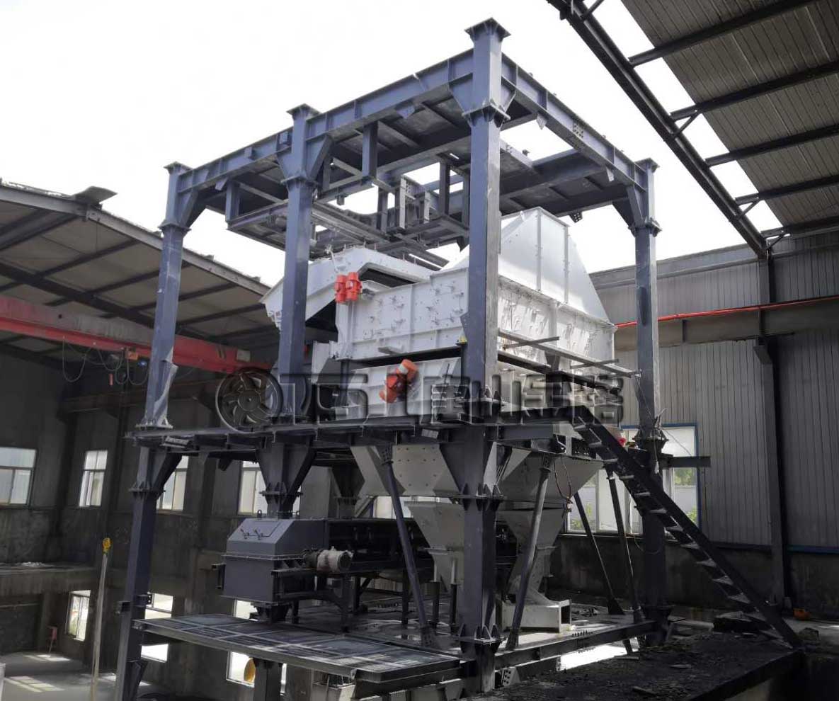 全封閉的篩分系統(tǒng)(在建) 全封閉的篩分系統(tǒng)(在建)